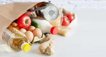 Выгодно покупать продукты в сервисе Город Супермаркеты в приложении Тбанка?